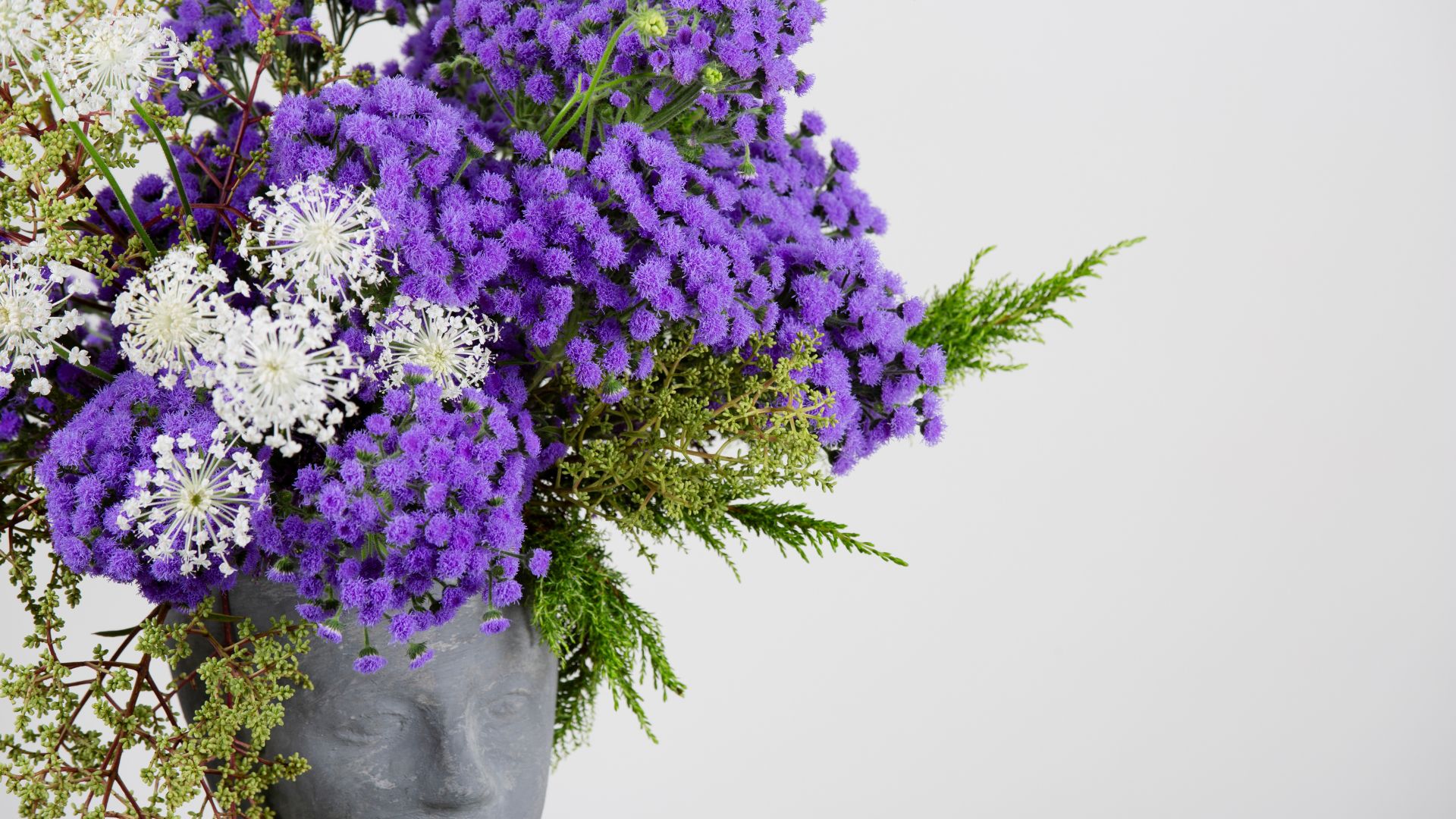 Bouquet detail with Ageratum JJ